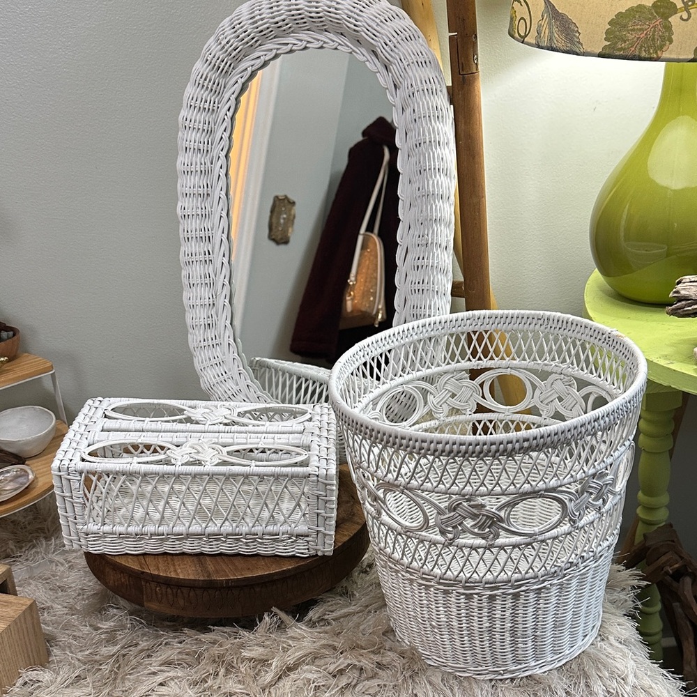 Vintage Rattan White Wicker 3pc Bathroom Bedroom Set Shabby‎ Chic Cottagecore